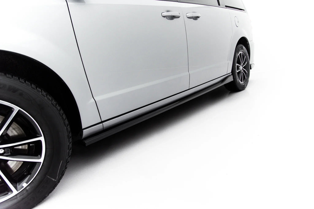 Difusores de taloneras para Dodge Grand Caravan Mk5 Facelift