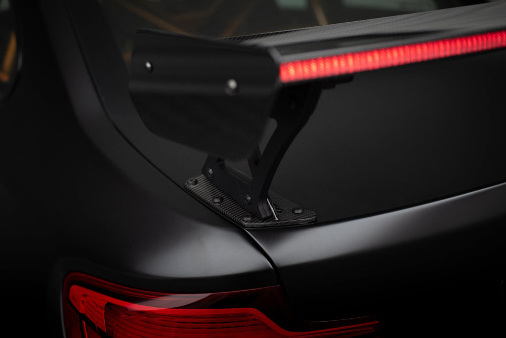 Alerón de carbono con soportes externos + LED para BMW M2 F87 / 2 / 2 M-Pack F22