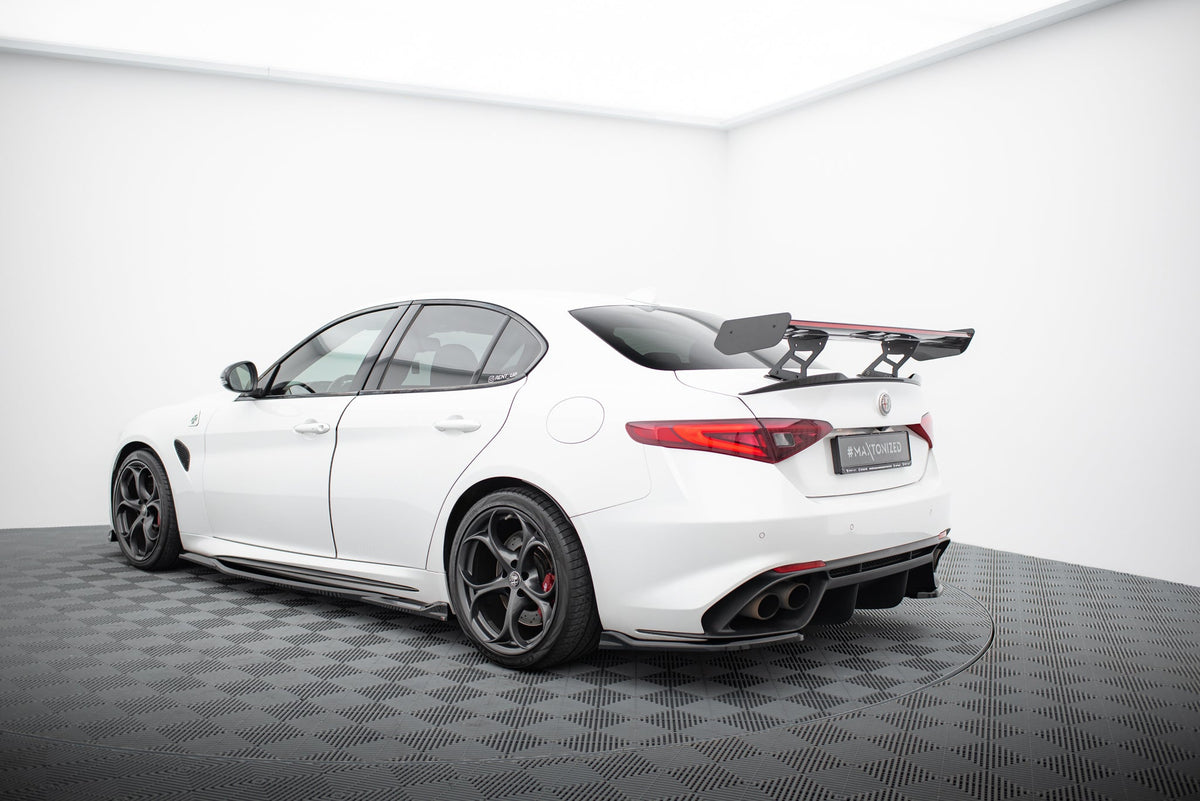 Alerón de carbono + LED para Alfa Romeo Giulia Quadrifoglio