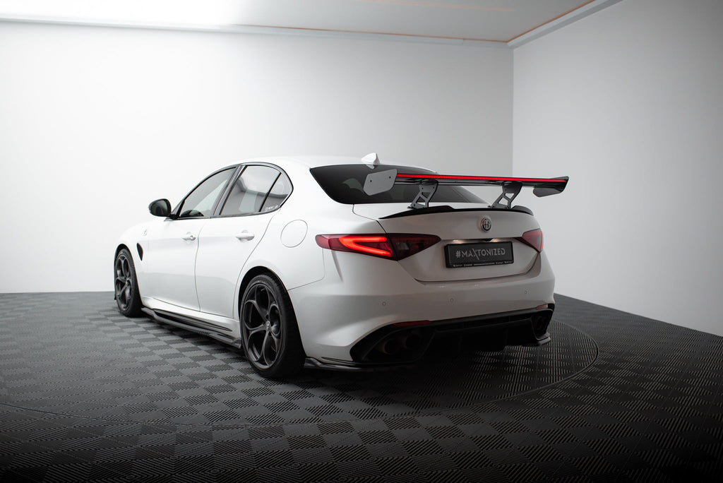 Alerón de carbono + LED para Alfa Romeo Giulia Quadrifoglio