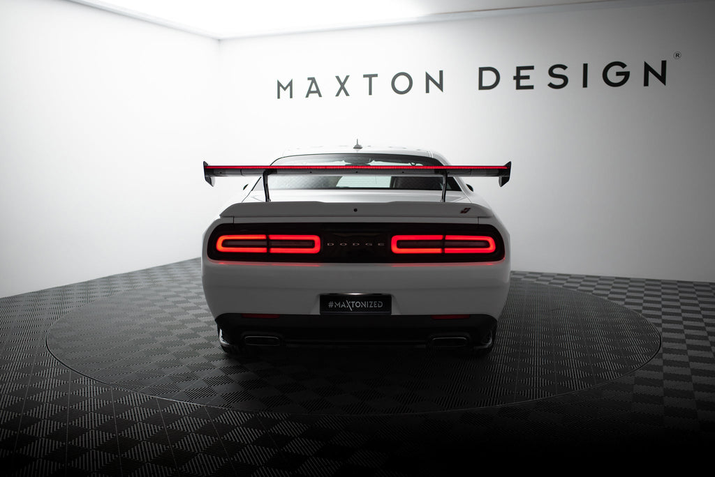 Alerón de carbono + LED para Dodge Challenger Mk3