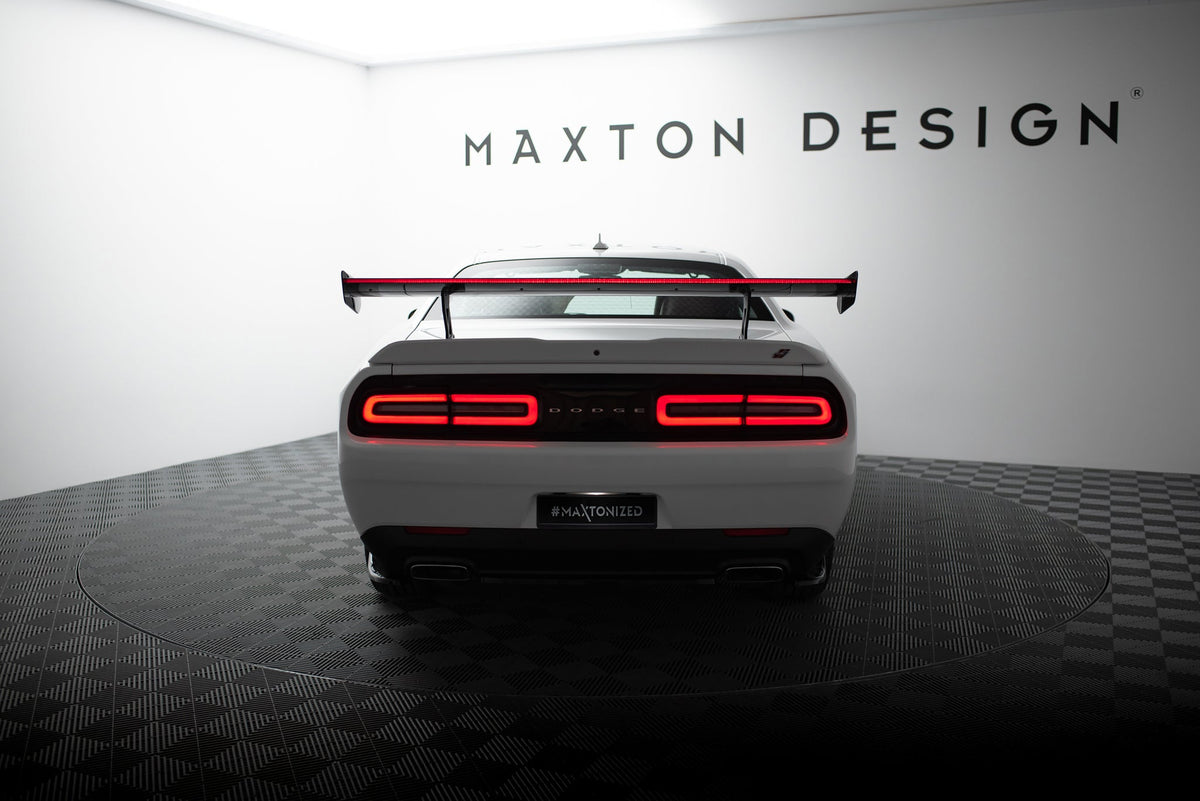 Alerón de carbono + LED para Dodge Challenger Mk3