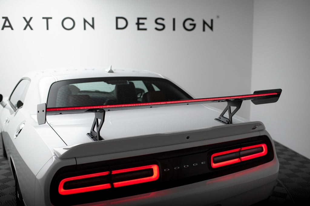 Alerón de carbono + LED para Dodge Challenger Mk3