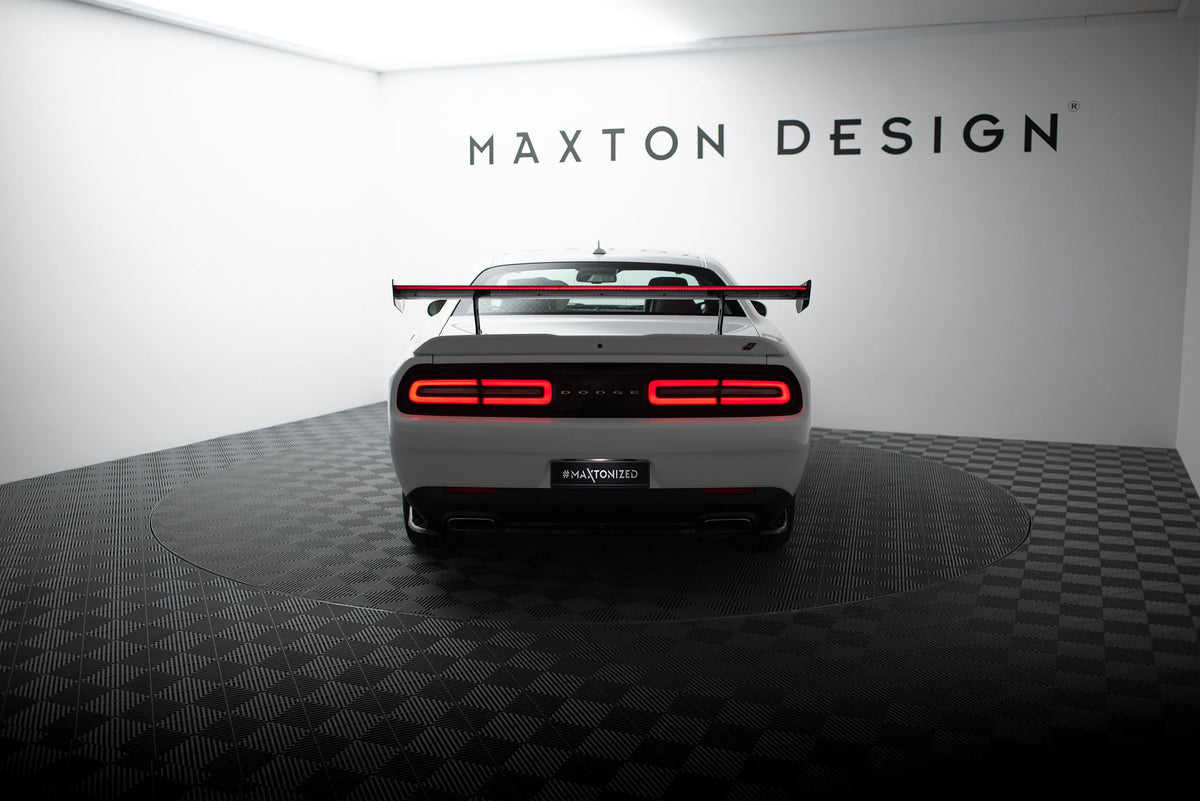 Alerón de carbono + LED para Dodge Challenger Mk3
