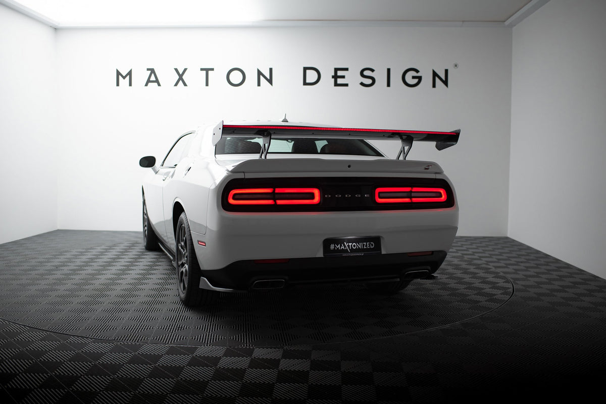 Alerón de carbono + LED para Dodge Challenger Mk3