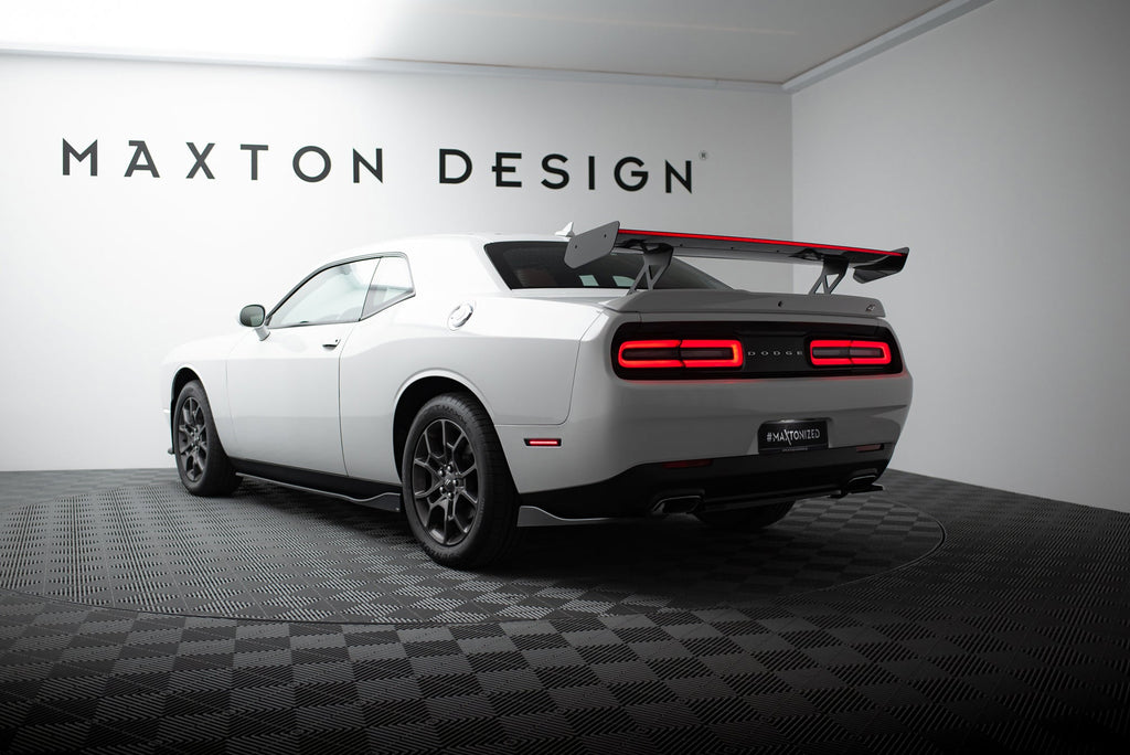 Alerón de carbono + LED para Dodge Challenger Mk3