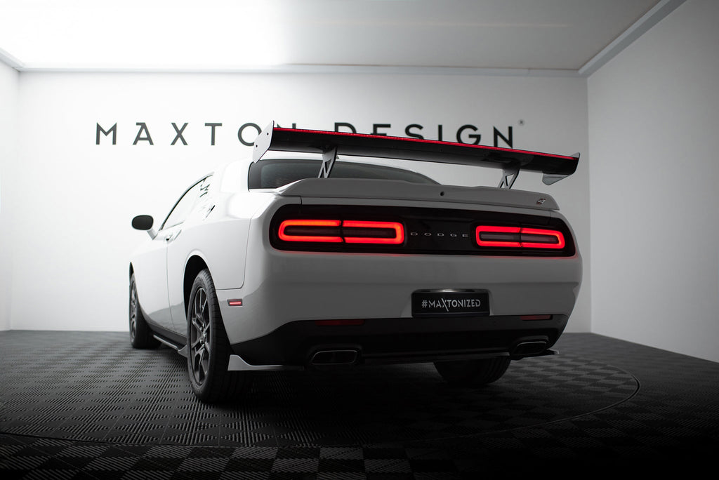 Alerón de carbono + LED para Dodge Challenger Mk3