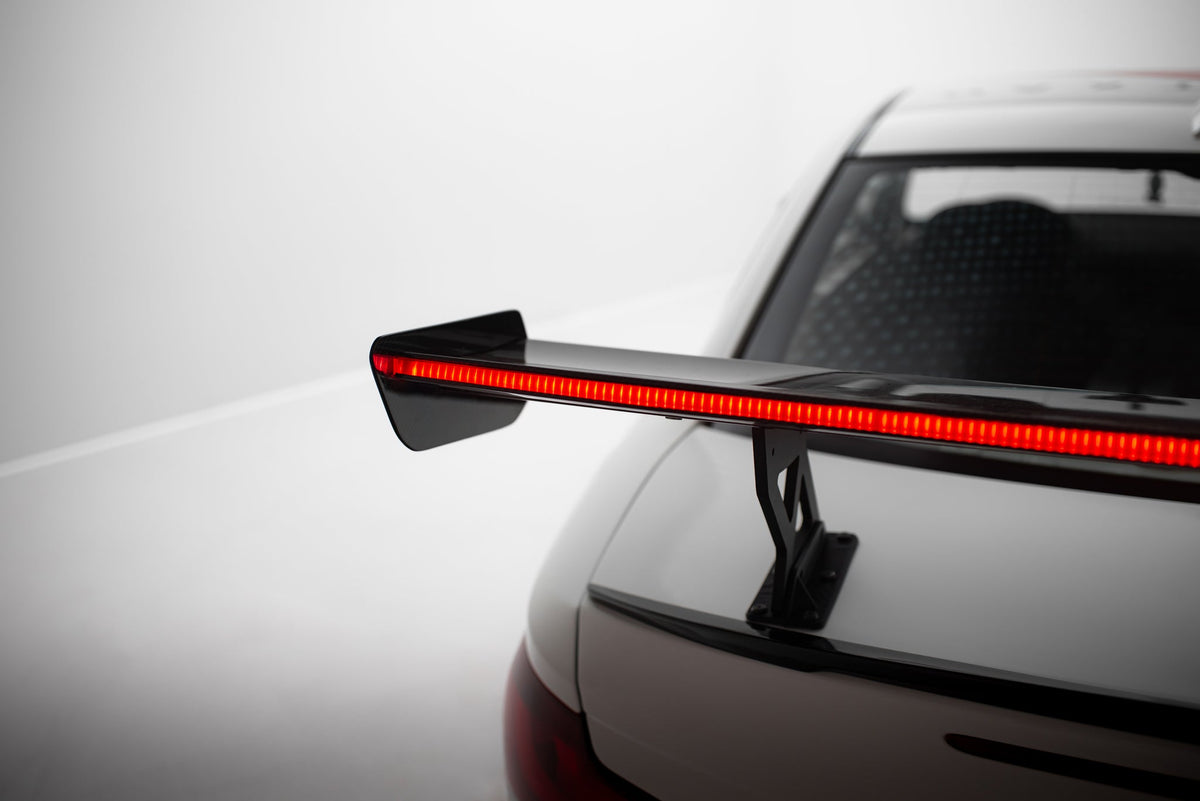 Alerón de carbono con soportes internos V.1 + LED para BMW 1 M E82