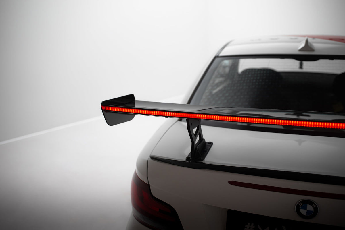 Alerón de carbono con soportes internos V.2 + LED para BMW 1 M E82