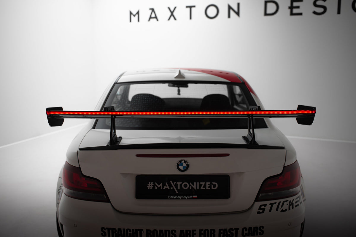 Alerón de carbono con soportes cuello de cisne + LED para BMW 1 M E82