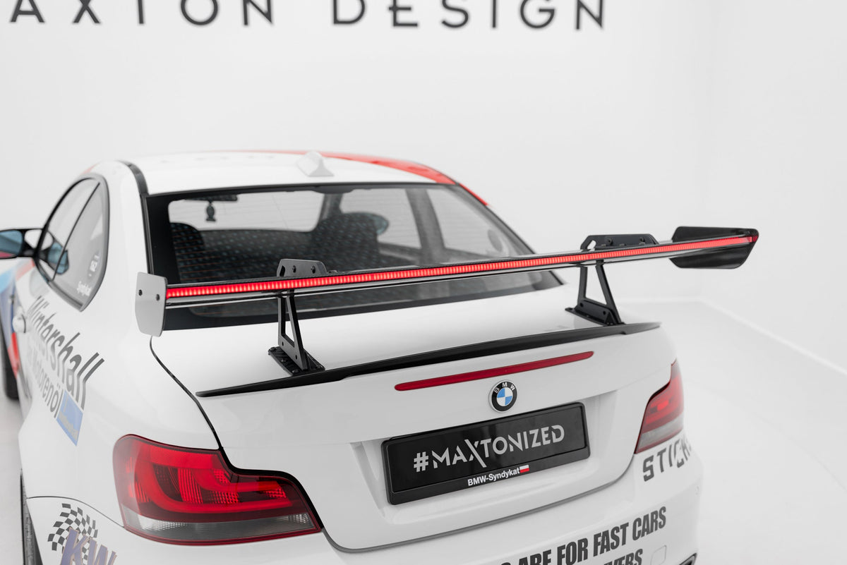 Alerón de carbono con soportes cuello de cisne + LED para BMW 1 M E82