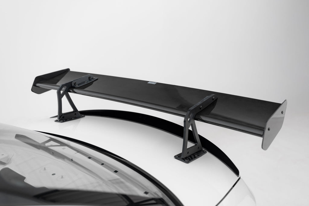 Alerón de carbono con soportes cuello de cisne + LED para BMW 1 M E82