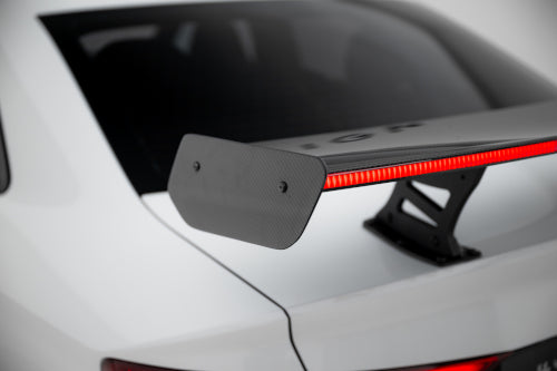 Alerón de carbono con soportes internos + LED para Audi A3 / A3 S-Line / S3 / RS3 Sedan 8V / 8V Facelift