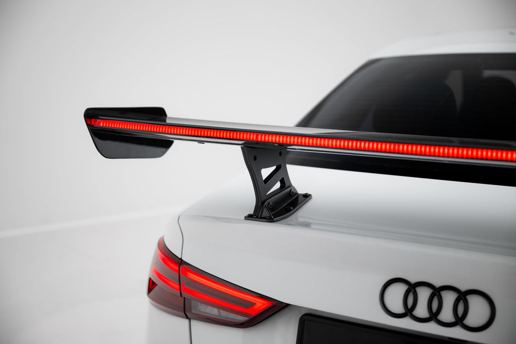 Alerón de carbono con soportes internos + LED para Audi A3 / A3 S-Line / S3 / RS3 Sedan 8V / 8V Facelift