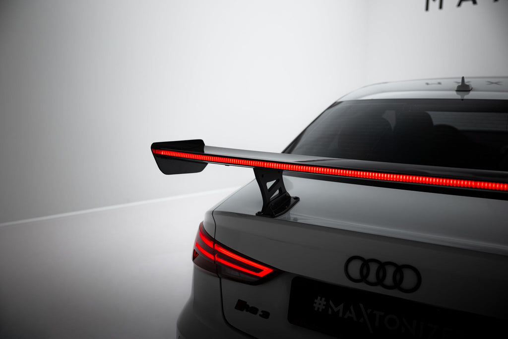 Alerón de carbono con soportes internos + LED para Audi A3 / A3 S-Line / S3 / RS3 Sedan 8V / 8V Facelift