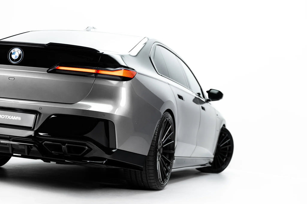 Splitter trasero (con barras verticales) V.2 para BMW M760e G70