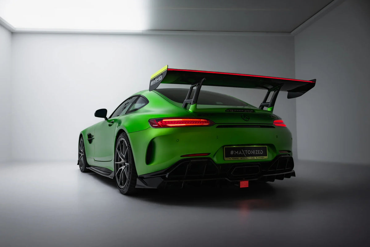 Alerón de carbono + LED para Mercedes-AMG GTR C190 Facelift