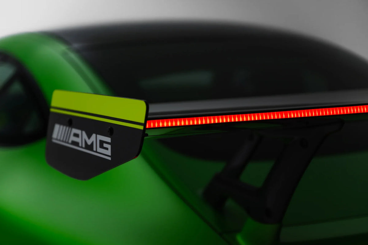 Alerón de carbono + LED para Mercedes-AMG GTR C190 Facelift