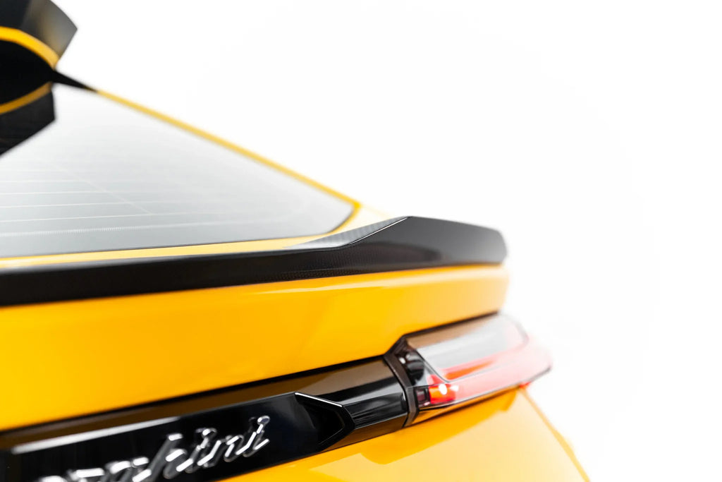 Alerón de portón de fibra de carbono prepreg (inferior) para Lamborghini Urus Mk 1