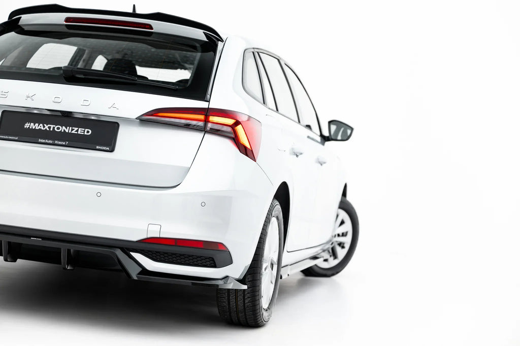 Splitter trasero (con barras verticales) para Skoda Scala Mk1 Facelift
