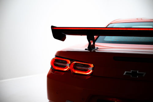 Alerón de carbono con soportes internos + LED para Chevrolet Camaro SS Mk6 Facelift