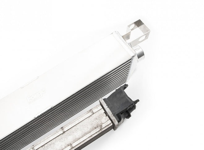 Intercooler Forge Motorsport FMINT30.SI para Peugeot 308 Gti Mk2 2015-2020 plata