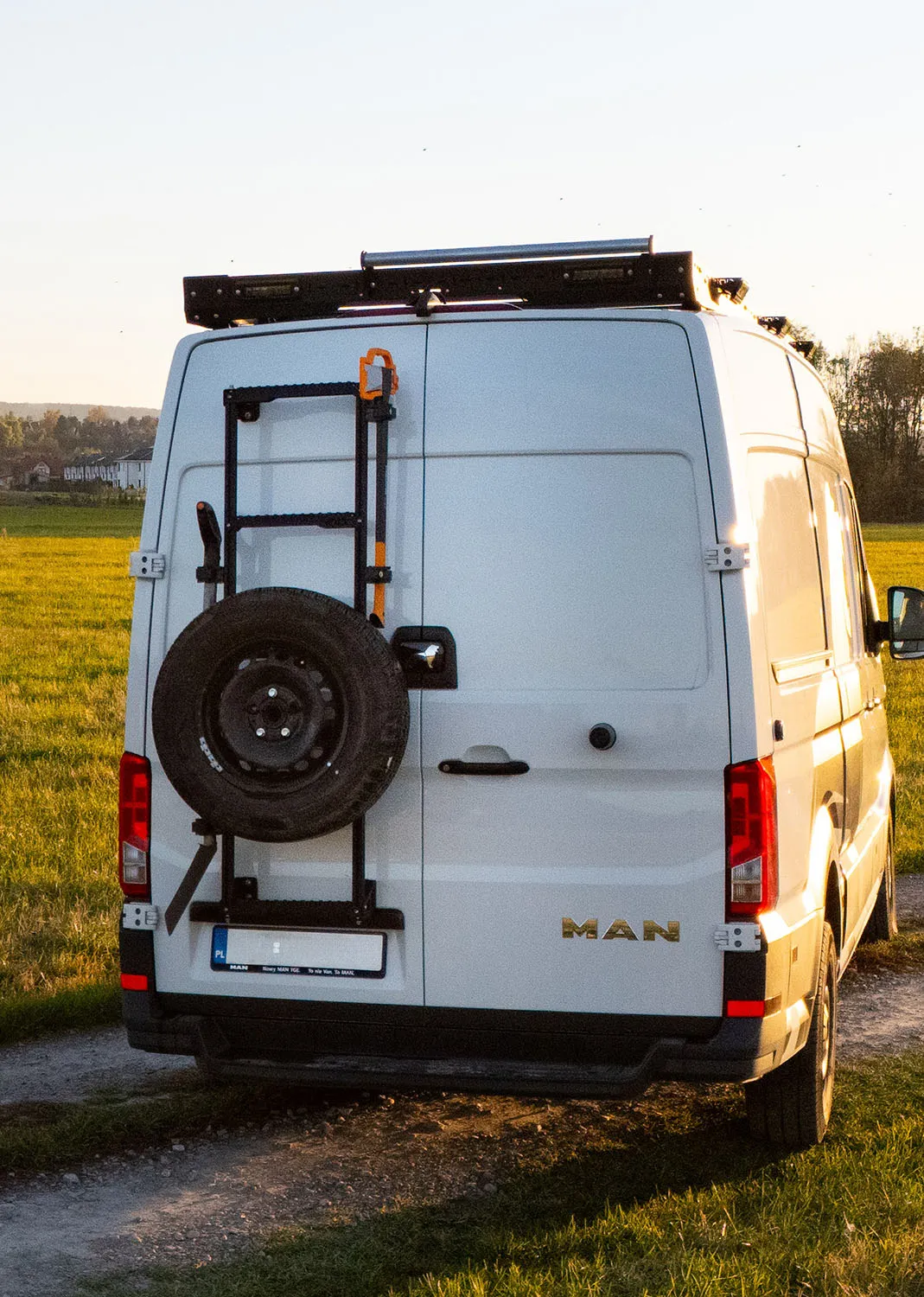 Escalera de aluminio IOD Performance para MAN TGE VW Crafter