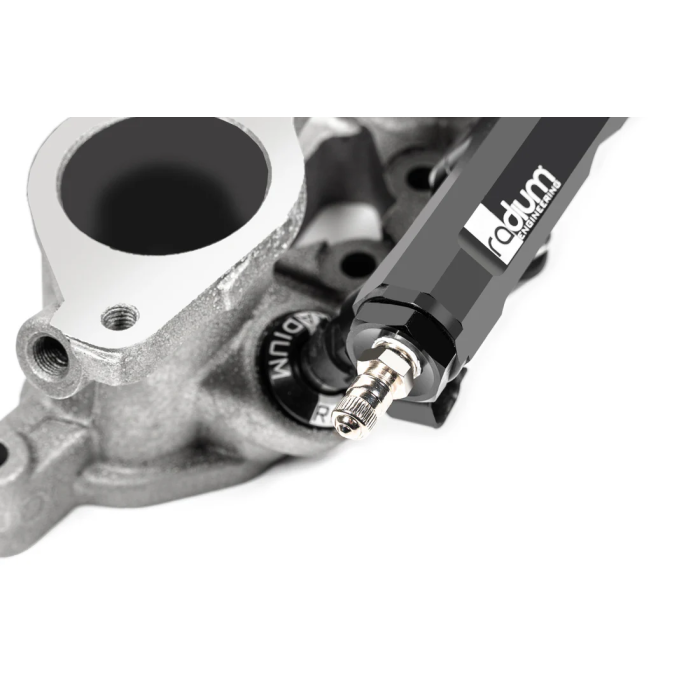Radium Engineering connects an 8AN ORB to a Schrader valve.