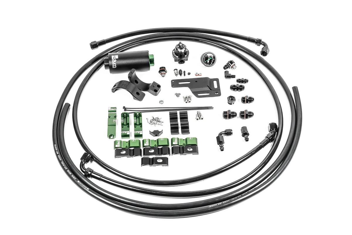 Kit de tuberías para soporte de combustible con filtro de microfibra Radium Engineering para Mitsubishi EVO 1-6