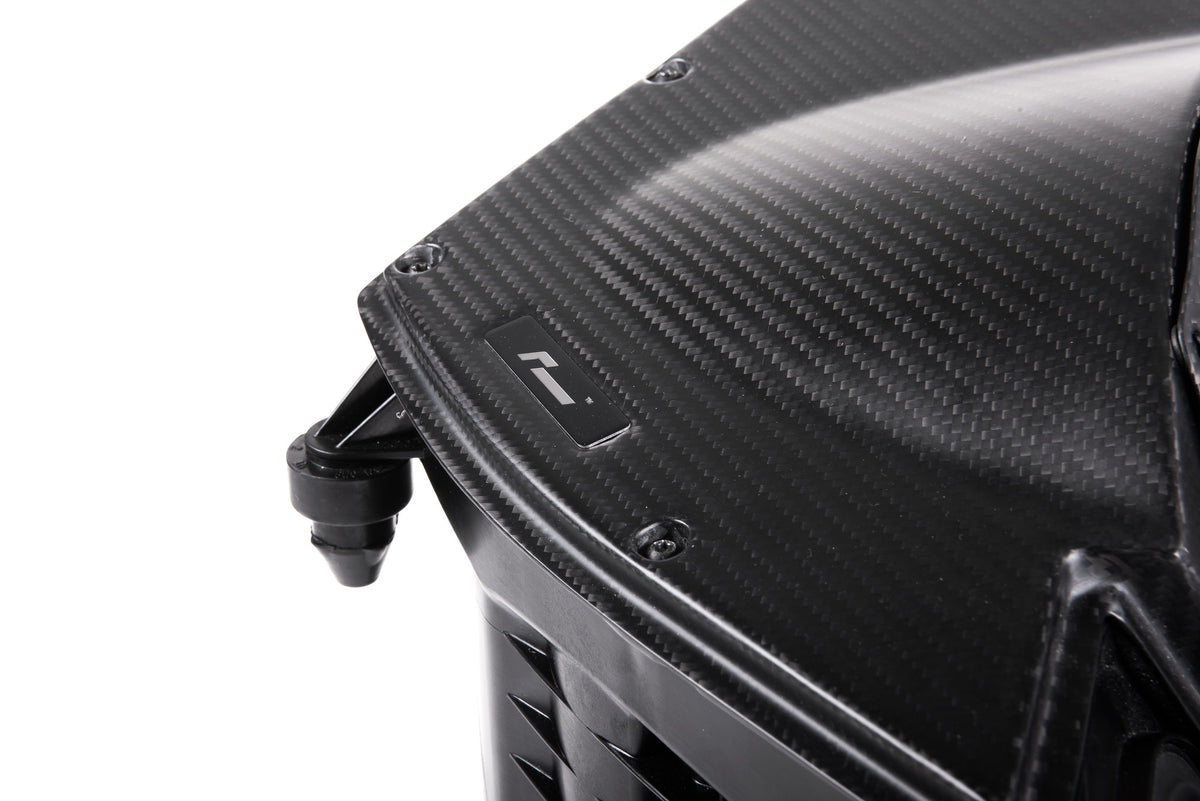 Sistema de admisión RacingLine con filtro Trifoam para Audi RS4 RS5 B9 2.9T