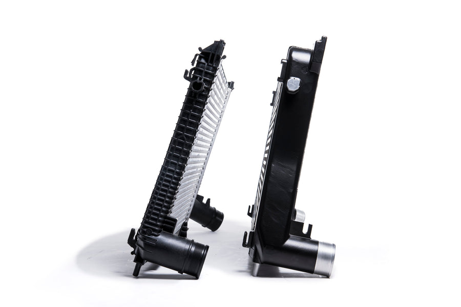 RacingLine Performance High-Flow Intercooler for VW Golf, Audi A3, S3, Skoda Superb, Seat Leon MQB 1.8 and 2.0 TSI EA888.3 – otra vista