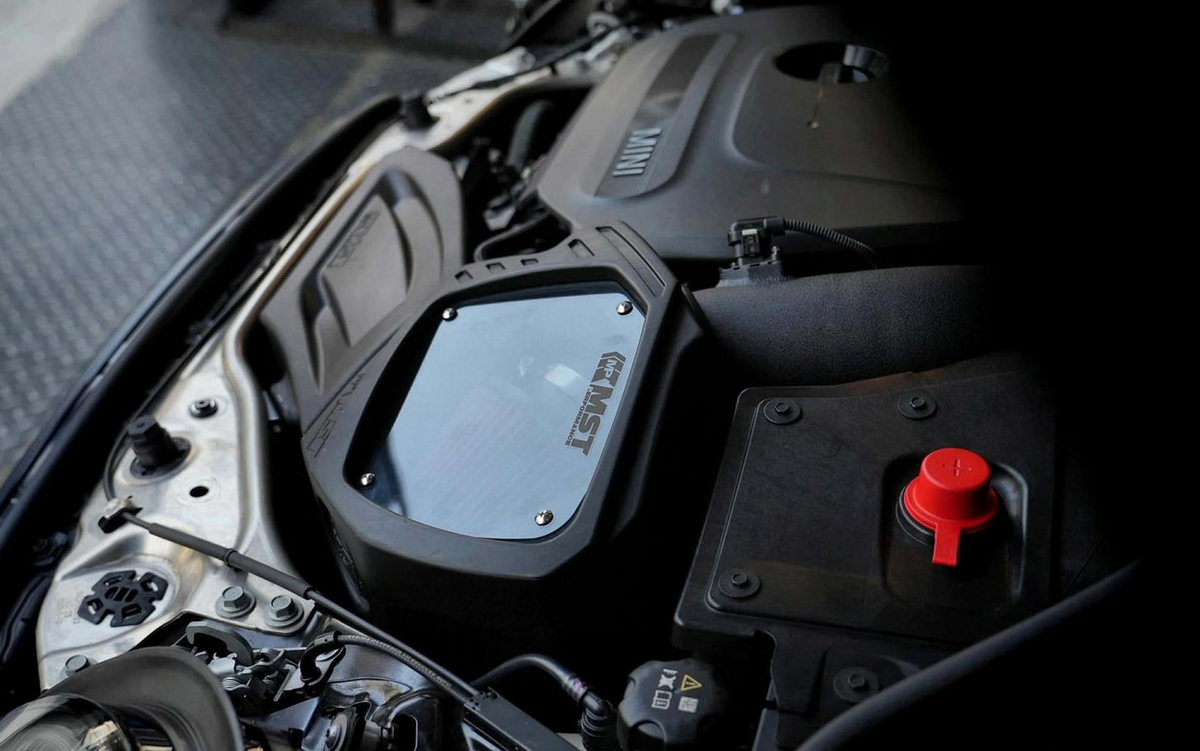 Kit de admisión con filtro de aire MST Performance para BMW B38/B48 120 M135 M220 M235