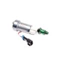 Adaptador de salida de bomba de combustible con válvula de retención Radium Engineering
