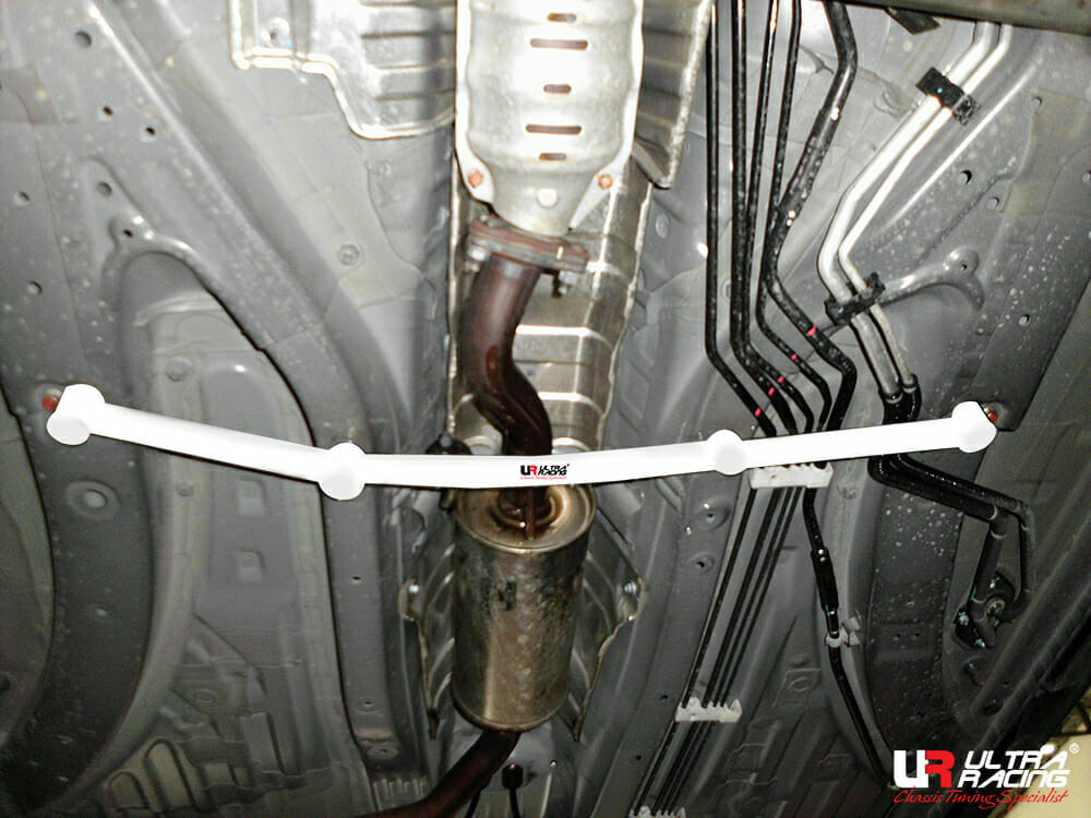 Barra inferior central (3771) Ultra Racing para Honda BR-V (DG1) 1.5 2WD 16-21