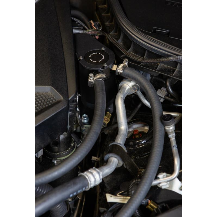 Mishimoto MMBCC-Q50-16PBE Baffled Oil Catch Can para Infiniti Q50/Q60 3.0T 16+