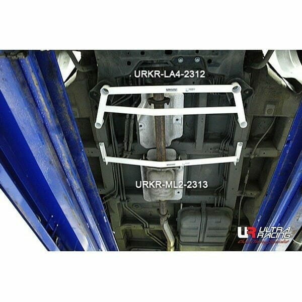 Barra inferior delantera (2312) Ultra Racing para Kia Carnival (VQ) 2.9D 2WD 05-14