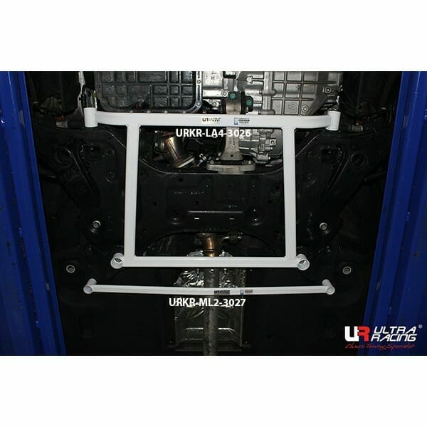 Barra inferior delantera (3026) Ultra Racing para Kia Carnival (YP) 2.2D 2WD 14-21