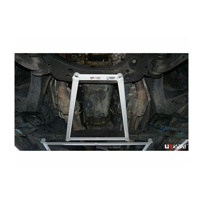 Ultra Racing Front Lower Bar (3806) for Toyota Land Cruiser (J200) 4.5D/4.7 V8 4WD 07-21