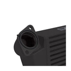 Kit de intercooler de montaje superior Mishimoto MMTMIC-WRX-08BKBL para Subaru WRX 08-14, color negro con manguera azul.