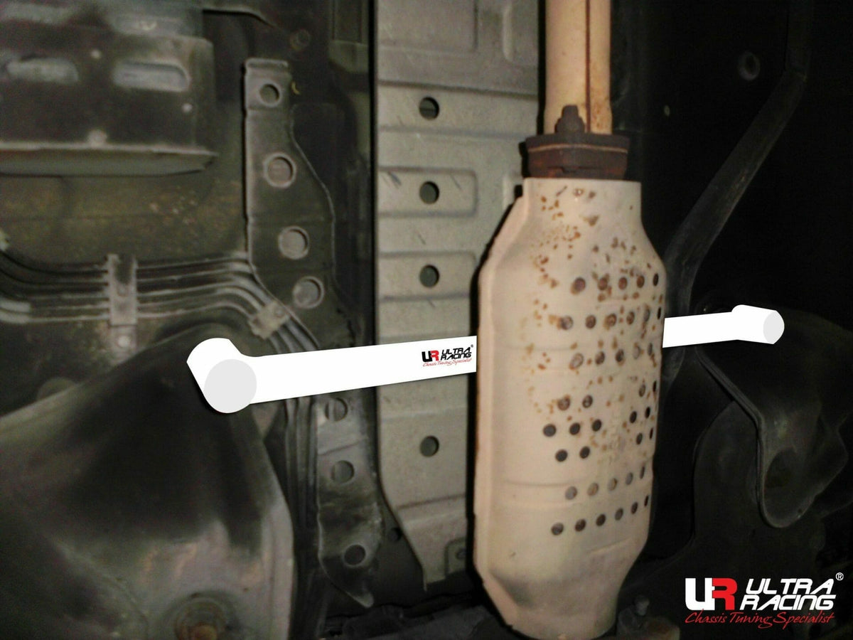 Brace inferior central (3187) Ultra Racing para Hyundai Trajet 2.0 2WD 99-08