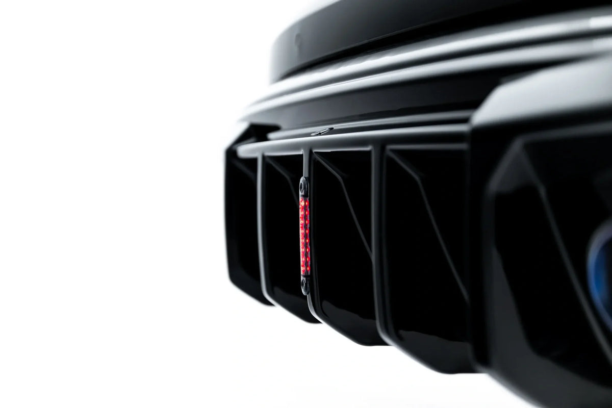Difusor trasero para Audi RS3 Sedan 8Y Facelift (Version with LED light)