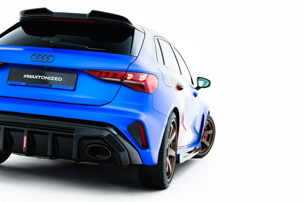 Difusor trasero para Audi RS3 Sportback 8Y Facelift (Version with LED light)