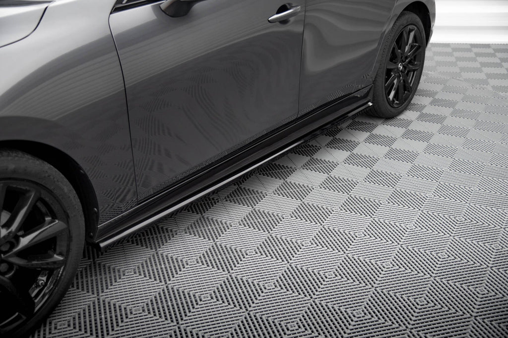 Difusores de taloneras para Mazda 3 Mk4