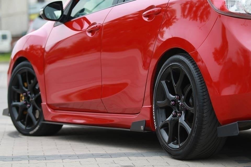 Difusores de taloneras Racing para Mazda 3 Mk2 MPS