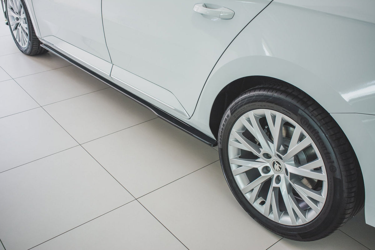 Difusores de taloneras para Skoda Superb Liftback / Combi Mk3 Facelift