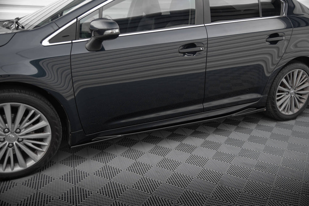 Difusores de taloneras para Toyota Avensis Mk3 Facelift