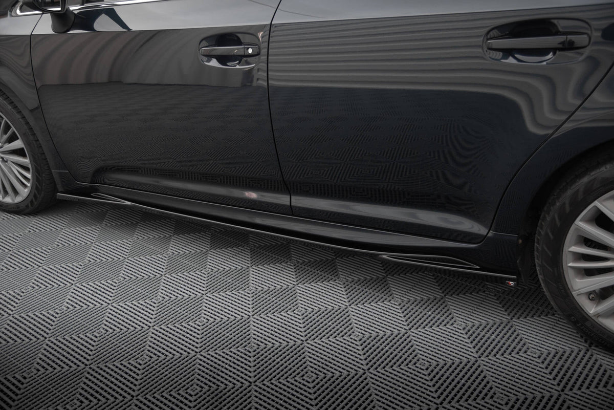 Difusores de taloneras para Toyota Avensis Mk3 Facelift