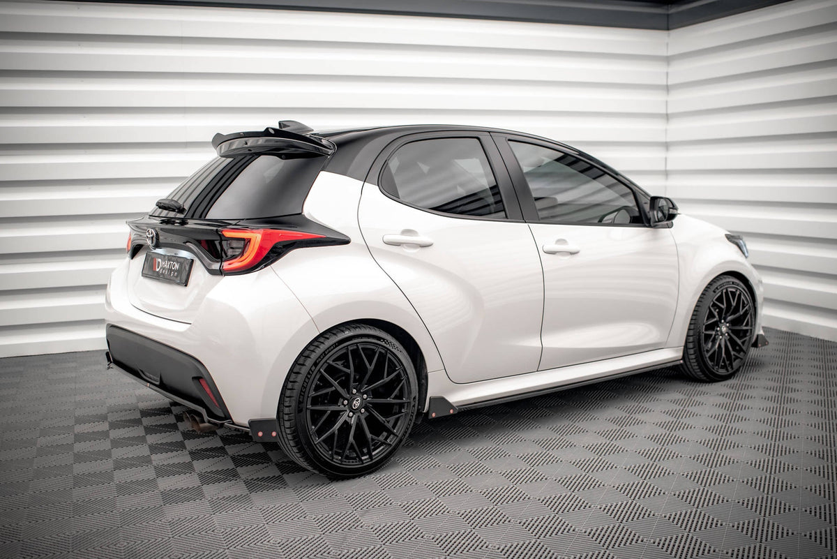 Difusores de taloneras V.1 + flaps para Toyota Yaris Mk4