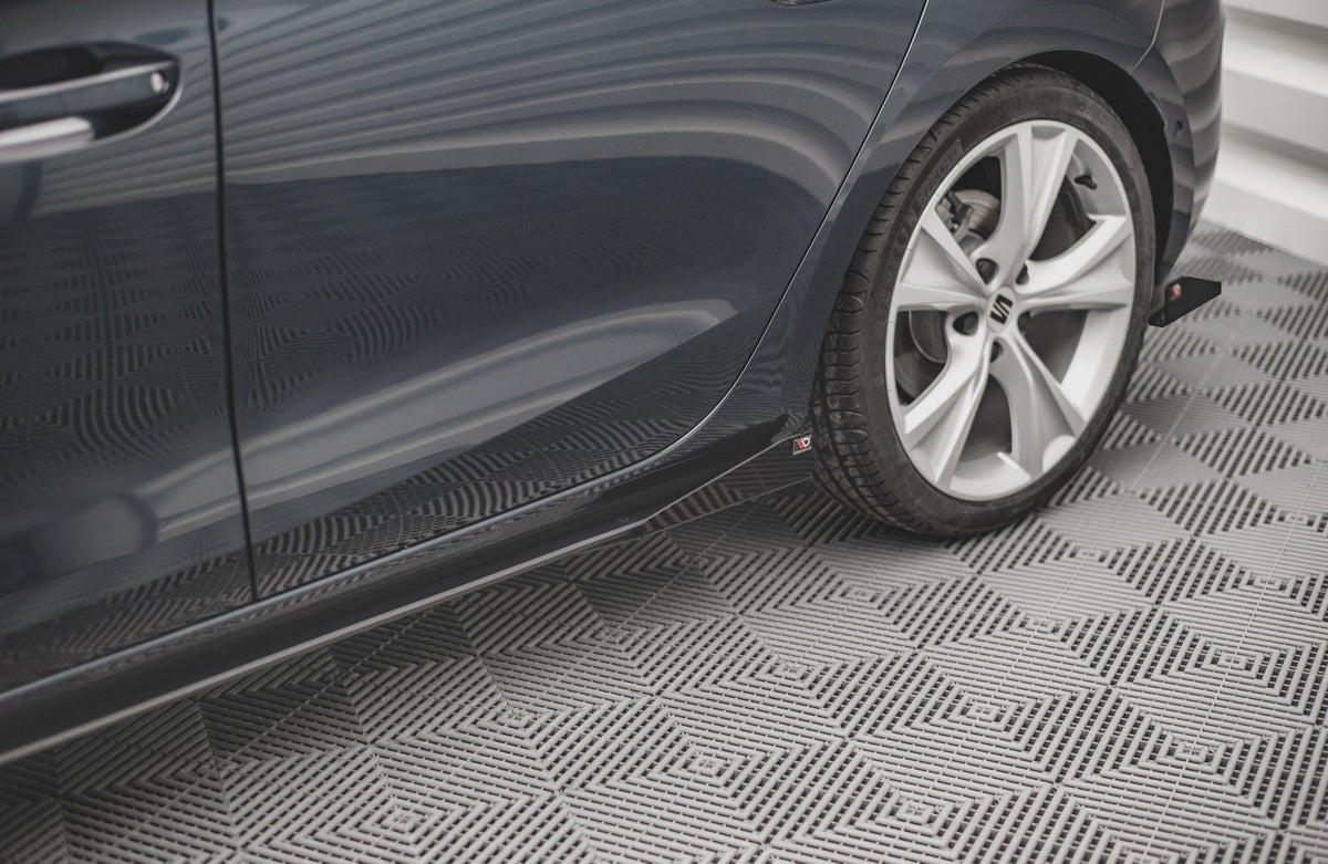 Difusores de taloneras Street Pro + flaps para Seat Leon FR Mk4