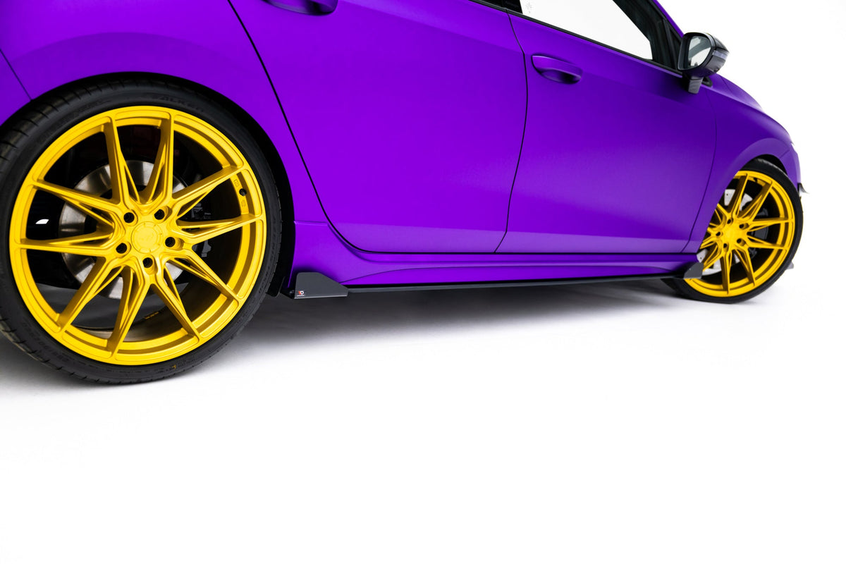 Difusores de taloneras Street Pro + flaps para Volkswagen Golf R Hatchback Mk8 / Mk8 Facelift